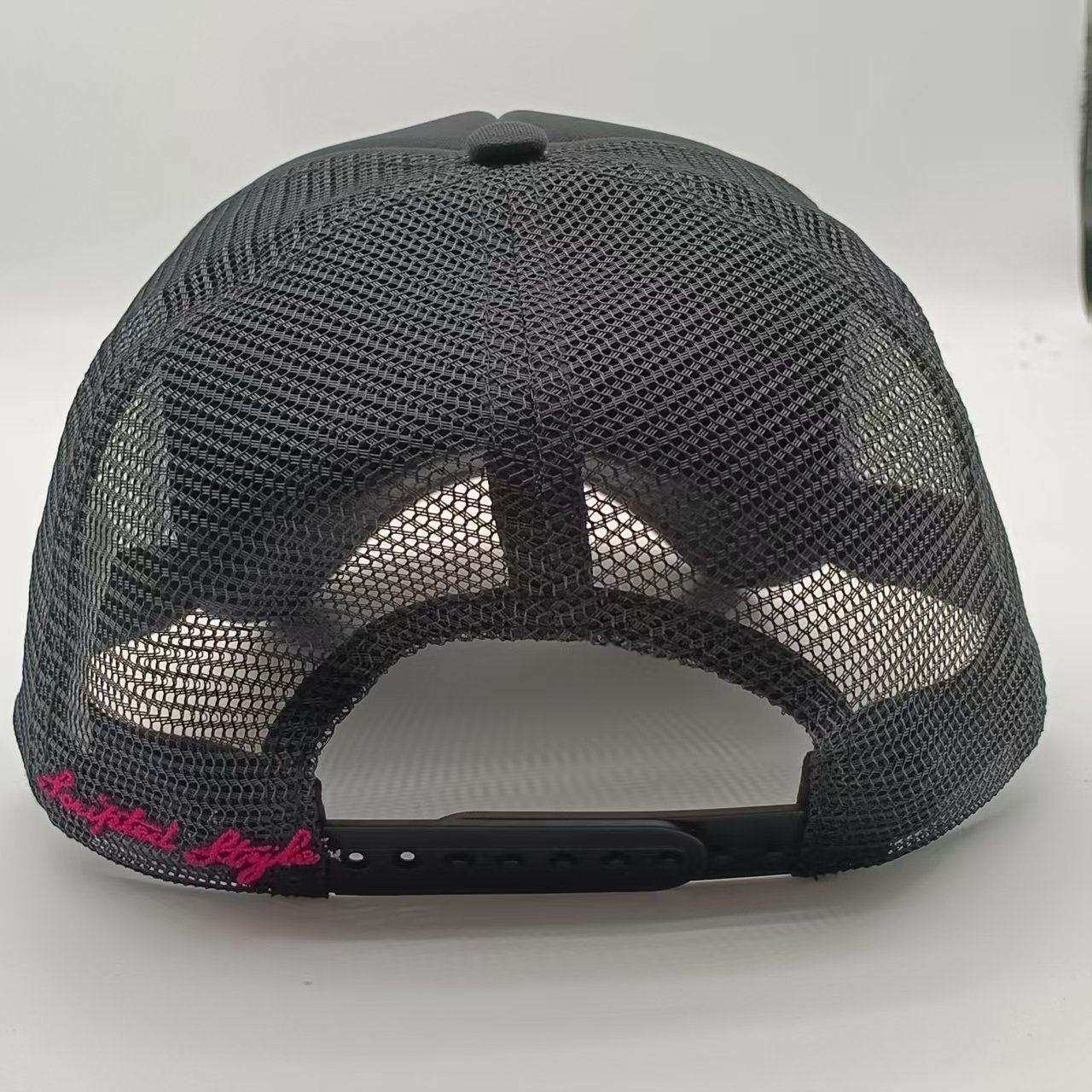 Black / Pink 001